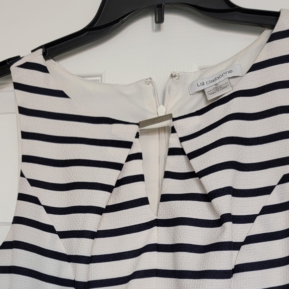 Liz Claiborne White and Navt Striped Dress, size 10, short sleeve - Picture 3 of 5